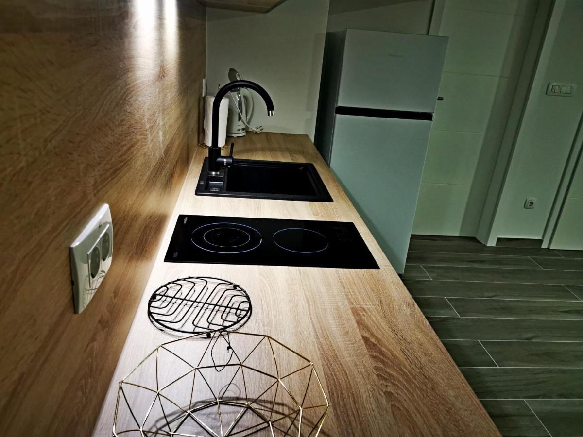 Golden - Self Check In Apartment Osijek Exterior foto