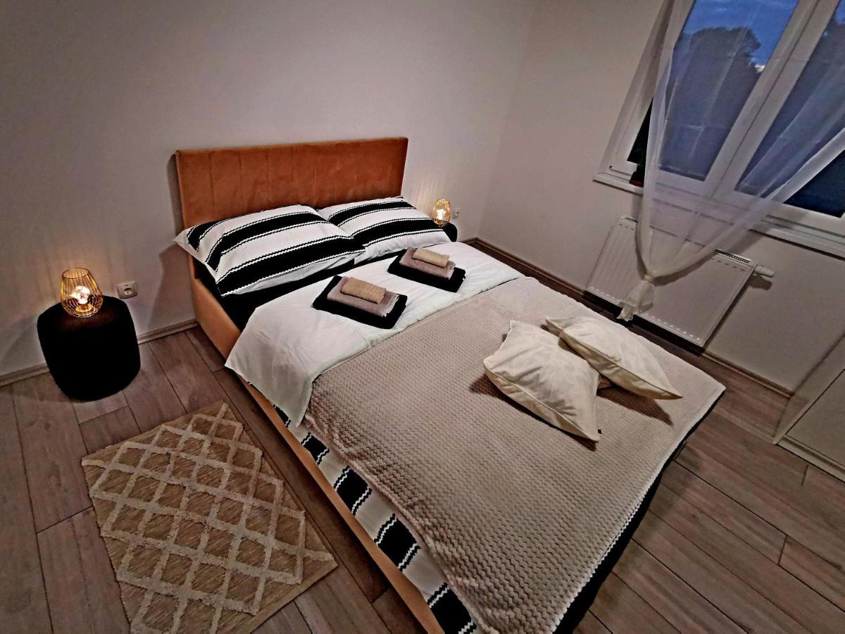 Golden - Self Check In Apartment Osijek Exterior foto